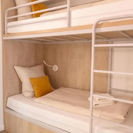 Fairschlafen Boutique Mit Hotelkomfort - Kombuese 0-14 Mit Privater Terrasse Otel